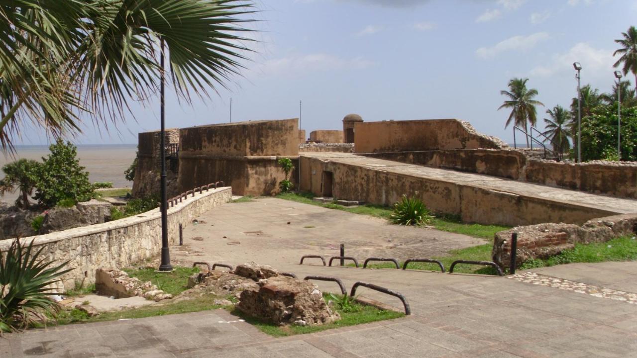 Royal Palace Hotel Santo Domingo Exterior photo